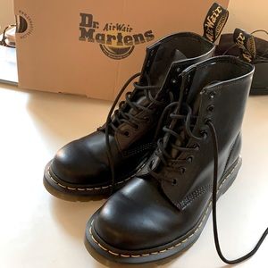 Dr Marten Black 1460 Boots